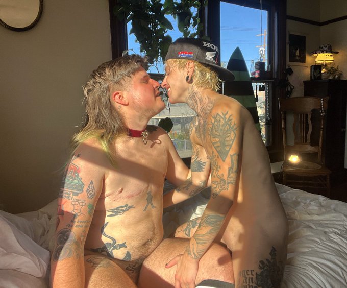 1 pic. Had the hottest time ever topping @transboy_trash ! ?? Can't wait for you to see all the sexy
