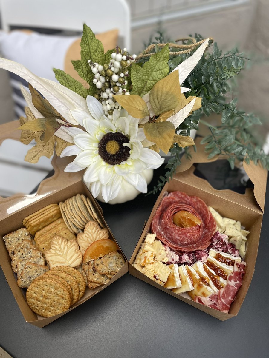 maddmaness's tweet photo. Tulare and Visalia friends!! I’m placing orders for charcuterie minis!! Perfect to throw on a board, or enjoy straight from the box with a friend!! Available for pickup, Nov 20th-28th! 🍂🖤 serves 4…but if you’re my husband it’s 2;) DM me with questions! https://t.co/q0qGPJgRjf