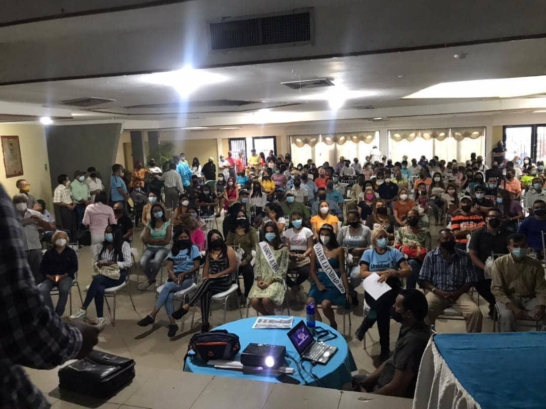 PrimeroInfante's tweet photo. Juramentación  de nuestros defensores de la democracia #VOTAUNIDAD #LaDeLaManito #cambialos #QUESEMUEVALAESPERANZA https://t.co/MfVFDeWDfU