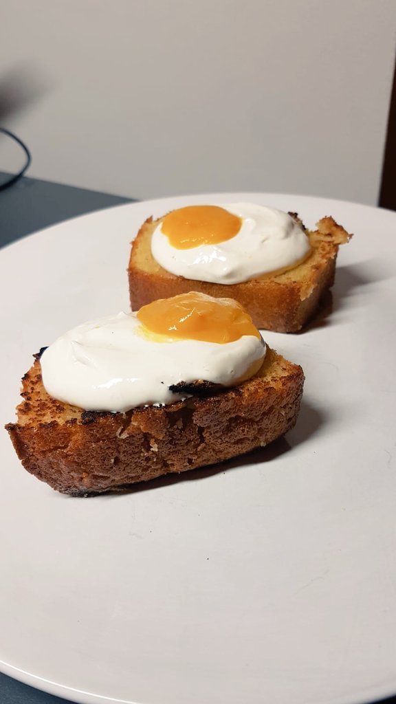 kristeonly's tweet photo. Thank you chef Rob and @TwitterAble for this delicious treat! 🍋🍳👩‍🍳
#cookfromhome #notyoureverydayeggs https://t.co/6yUEG9qOga