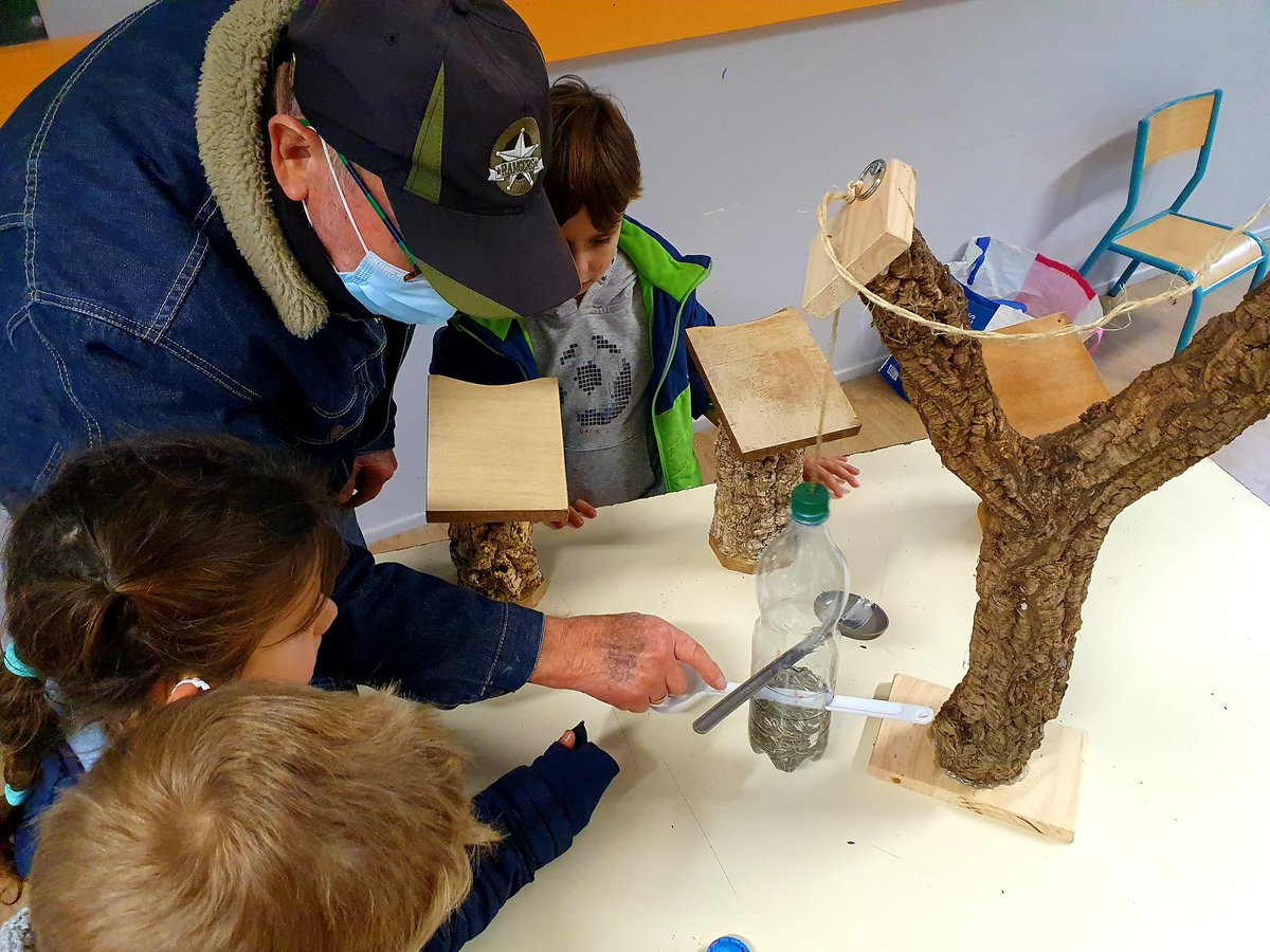 BaseBouconne's tweet photo. 🌄Le Festival #Pyrenicimes a franchi le massif forestier de Bouconne pour venir au refuge du Centre de Loisirs !
Plusieurs activités ont été proposées aux enfants pour s'éveiller au monde enchanté de la montagne et de la nature.
MERCI aux bénévoles venus partager leur passion ! https://t.co/clTvmXscIC