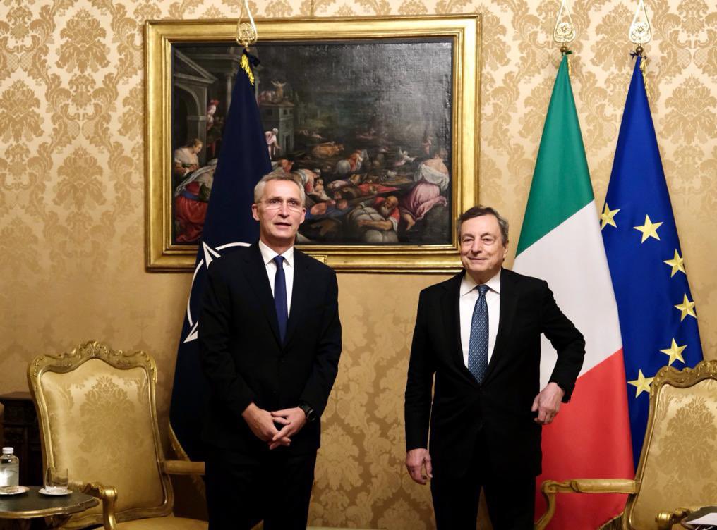 faro_atlantico's tweet photo. 🇮🇹💬 “Importante incontro con il PM Mario #Draghi. L’ho ringraziato per il grande contributo dato dall’Italia in ambito #NATO”

Il tweet del Segr.Gen #Stoltenberg a margine dell’incontro. Tra i temi in agenda: #Ucraina, #Russia, #Bielorussia, #Sud, #EU-#NATO

📸:@jensstoltenberg https://t.co/BWspYlckGo