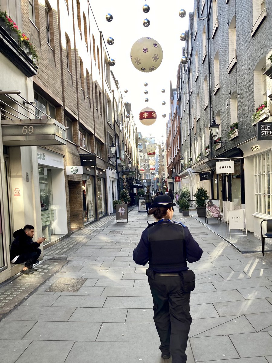 MPSMarylebone's tweet photo. Officers out on reassurance and ASB patrols in and around the W1 area #safercommunity #stchristopherplace #marylebonehighstreet https://t.co/f8Gfwo5Cxm