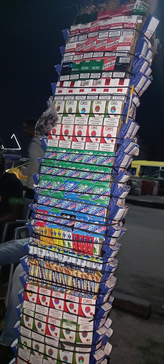 immo_shu's tweet photo. Claude sur Kimbuta ,il n'a pas de téléphone ( Bar aéroport ) ....la Jeunesse congolaise n'est pas fainéante .

On a passé un bon moment entre débrouillards ,il m'a raconté sa vie et  j'ai un peu menti sur la mienne pour le mettre à l'aise embellir lisolo et le motiver 💪🏿 https://t.co/aPTfGayeln