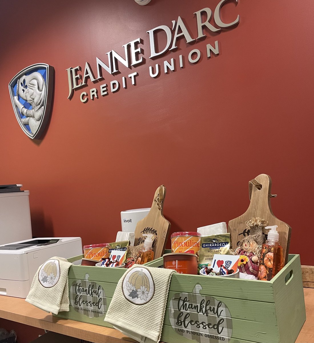 NHSSjdcu's tweet photo. @NHSSPanthers stop by the credit union this week to nominate a teacher that you’re thankful for! They could win one of these awesome baskets and you can win an Amazon gift card! https://t.co/fuLSZZIjkZ
