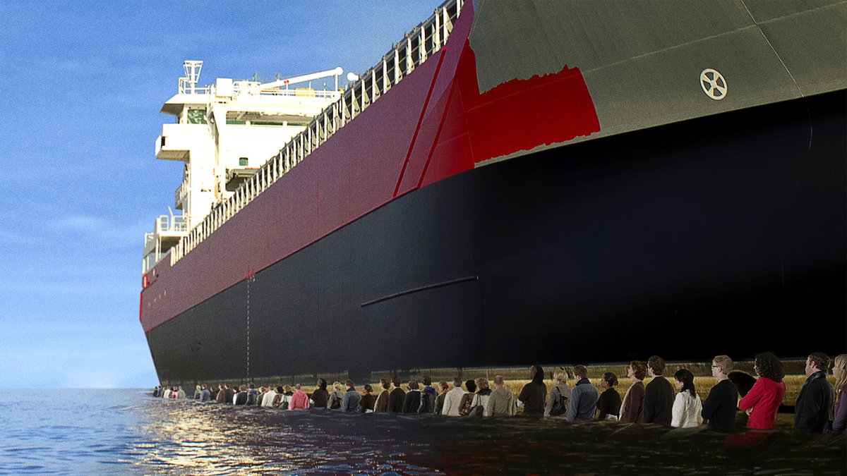 TheOnion's tweet image. Desperate Black Friday Customers Line Up Outside Cargo Ship Stalled In Pacific Ocean bit.ly/3kK5yyV