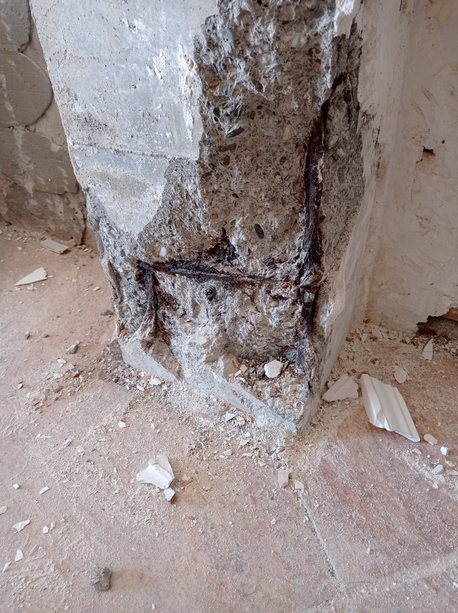 KerakollMiguelC's tweet photo. ¿NECESITAS REPARAR UNA ESTRUCTURA DE HORMIGÓN? 
En este video te explico paso a paso como puedes hacerlo con el mortero de reparación estructural clase R4, Geolite
https://t.co/cMlLEblydL
#arquitecto #arquitectotecnico #ingeniero #hormigon #estructura  #geolite #codigoestructural https://t.co/V1lvdj5hux