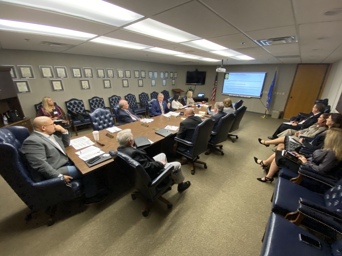 @OSBI_Director Ricky Adams is briefing the OSBI Commission on Bureau activities since the last quarterly mtg. Commission members are stakeholders who benefit from the services the Bureau provides. The Bureau appreciates their guidance & service to the state. #OneTeamOneMission