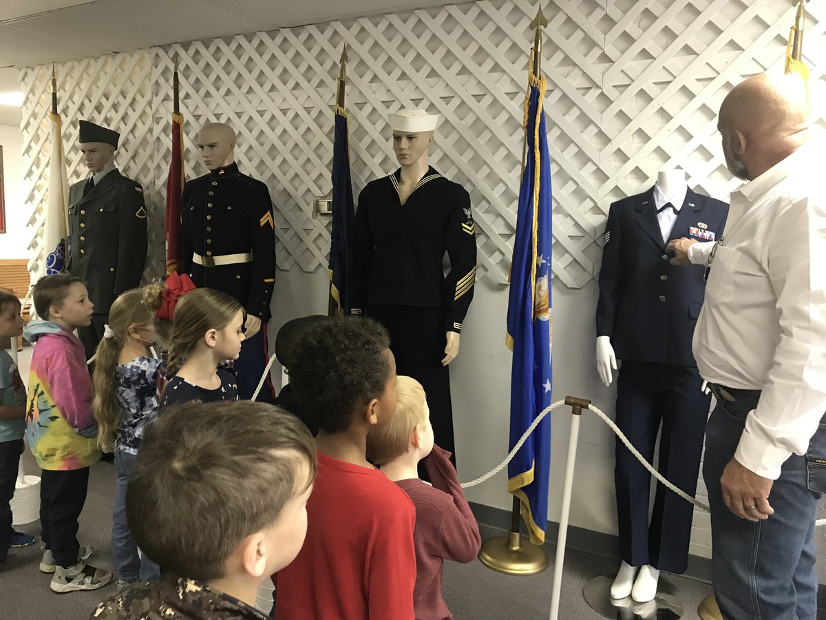 CarthagePrimary's tweet photo. Today, Mrs. Koch’s Kindergarten class visited the Panola County Veterans Museum and Memorial. They would like to thank Bill Morris for being their guide and telling them all about the artifacts in the museum! ❤️🤍💙🇺🇸 #WhereBulldogsBegin https://t.co/e3ifiENrrb