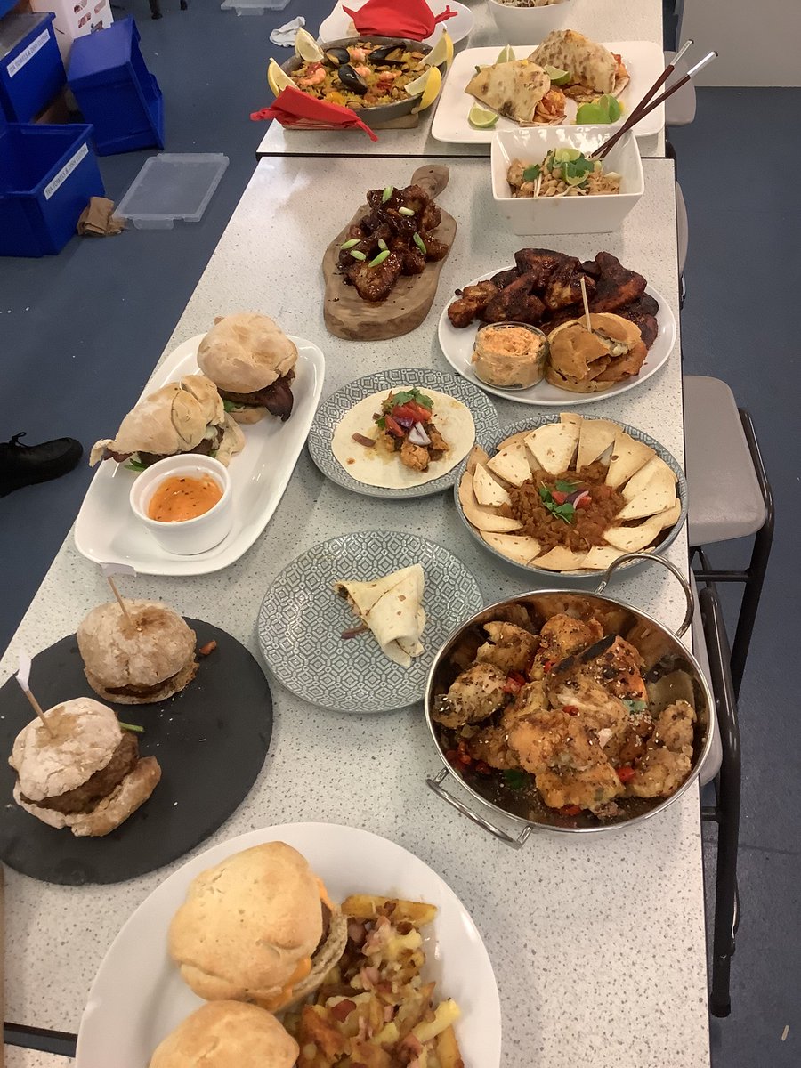 StJamesFood's tweet photo. Incredible range of international street food dishes produced by Yr 11 as part of their practical mock exam #complexskills #portioningchickens  #breaddough #homemadenoodles #churros #sauces #burgers #Excellence #WeAreStJames https://t.co/pcQiIgtOCo