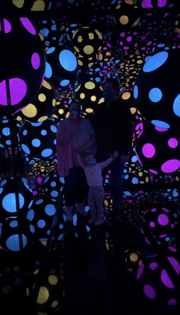 jhodgso1's tweet photo. What a fun morning exploring the amazing world of #yayoikusama. #infintekusama #onewitheternity @hirshhorn @smithsonian https://t.co/ckKQWMoLBI