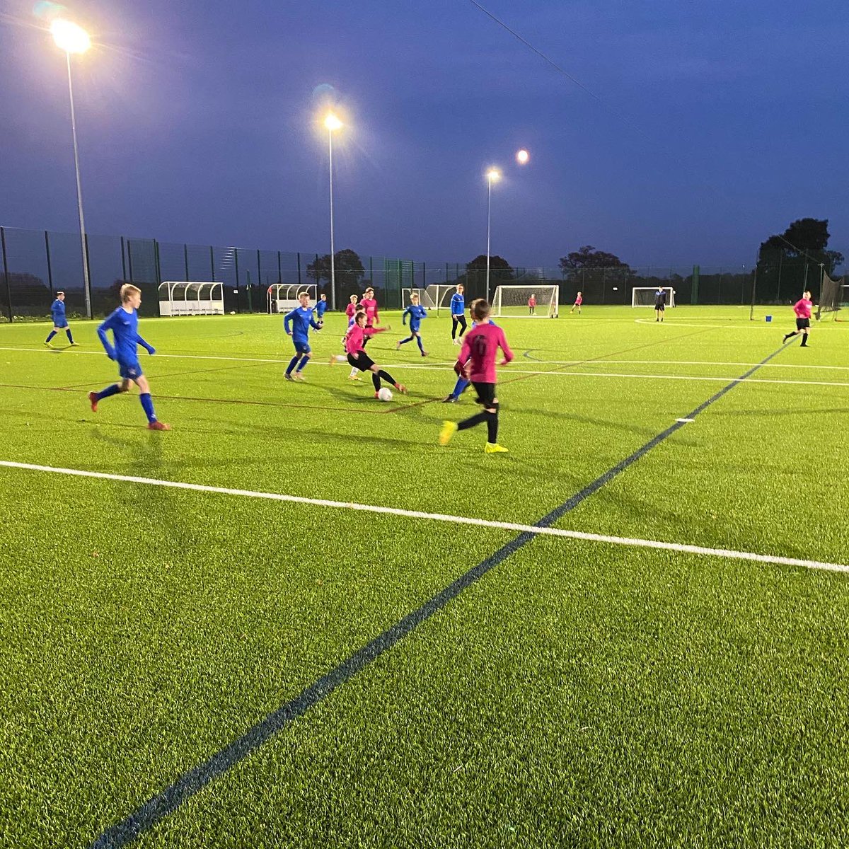 BHS_PEDept's tweet photo. A win under the lights for our Yr 7 footballers. A thoroughly enjoyable and competitive game of football. An Oli hat-trick and a goal from Alex gave us a 4-0 win against Aylsham High. https://t.co/uOzQBN3FEF