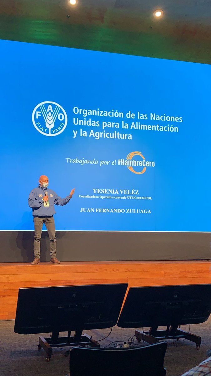 ACOPIAntioquia's tweet photo. “Quién de ustedes la última vez que mercó se preguntó o verificó si el fríjol venía de El Carmen de Viboral”: Juan Zuluaga, coordinador de FAO Antioquia en #ExpoFinca 2021 con el encuentro de agricultores de Antioquia.
@GobAntioquia @AgriculturaAnt @FAO_Colombia https://t.co/Og7MIhtKX0