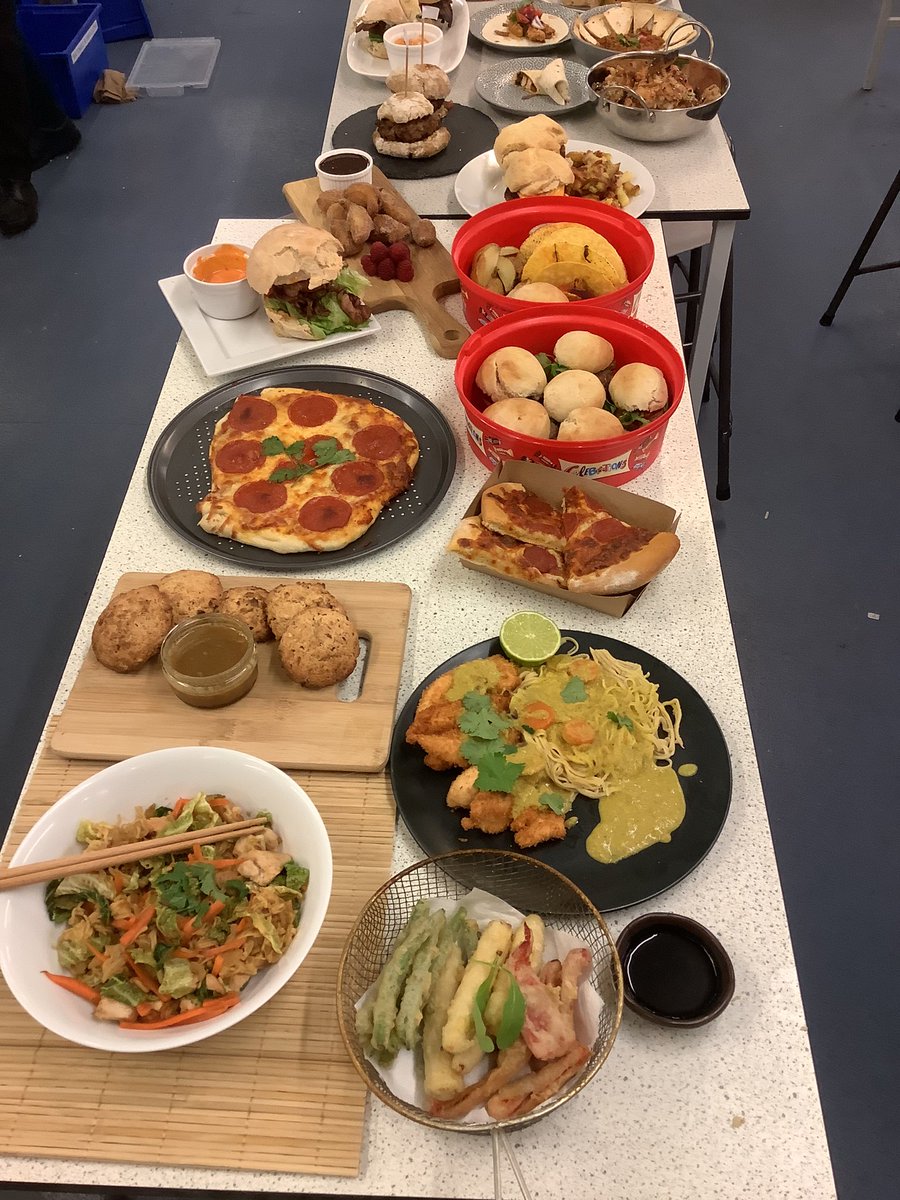 StJamesFood's tweet photo. Incredible range of international street food dishes produced by Yr 11 as part of their practical mock exam #complexskills #portioningchickens  #breaddough #homemadenoodles #churros #sauces #burgers #Excellence #WeAreStJames https://t.co/pcQiIgtOCo