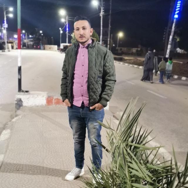 tarektitottt36's tweet image. في ناس نعرفهم من زمن طووويل جدااا ورغم الزمن دااا الطويل بنحس انناا لسه بنعرفهم النهارده لا بنزهق منهم ولا عمرناا حسبنا الزمن الي بينا وكل سنه بتمر علينا بنحبهم اكتر واكتر غلاوتهم بذيد رغم بعدهم والمسافات الي بينا بس بنحبهم كل يووم اكتر من التاني يارب نقضي عمرنا كلوو معاهم يااارب