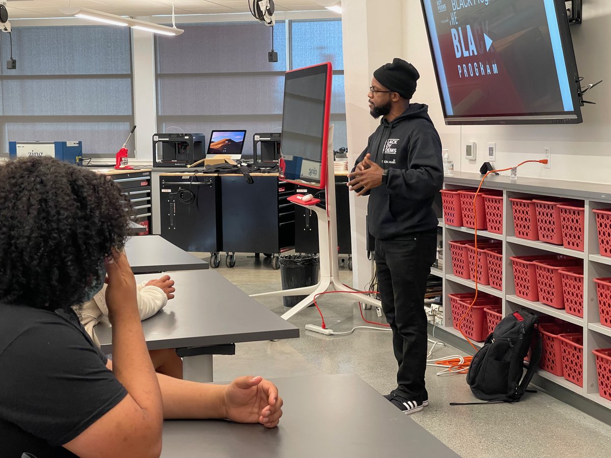 mpusdway's tweet photo. TONIGHT: Poet, author and philosopher @Tysonamir is back at the @SeasideHigh Makerspace for a community discussion on his Building Leaders and Activists with Collective Knowledge (BLACK) Program at 6 p.m.

Childcare and snacks provided.

https://t.co/vHojCWy90l

#BLACKProgram https://t.co/lnLwOVWNJ1