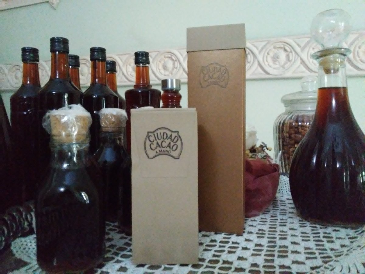 ciudadcacauguay's tweet photo. Listo desde el recetario familiar nativo y productos culturales. LICOR  CacaoArribaAmano. 3 presentaciones. @patypintoraec https://t.co/HVgadpBG5T