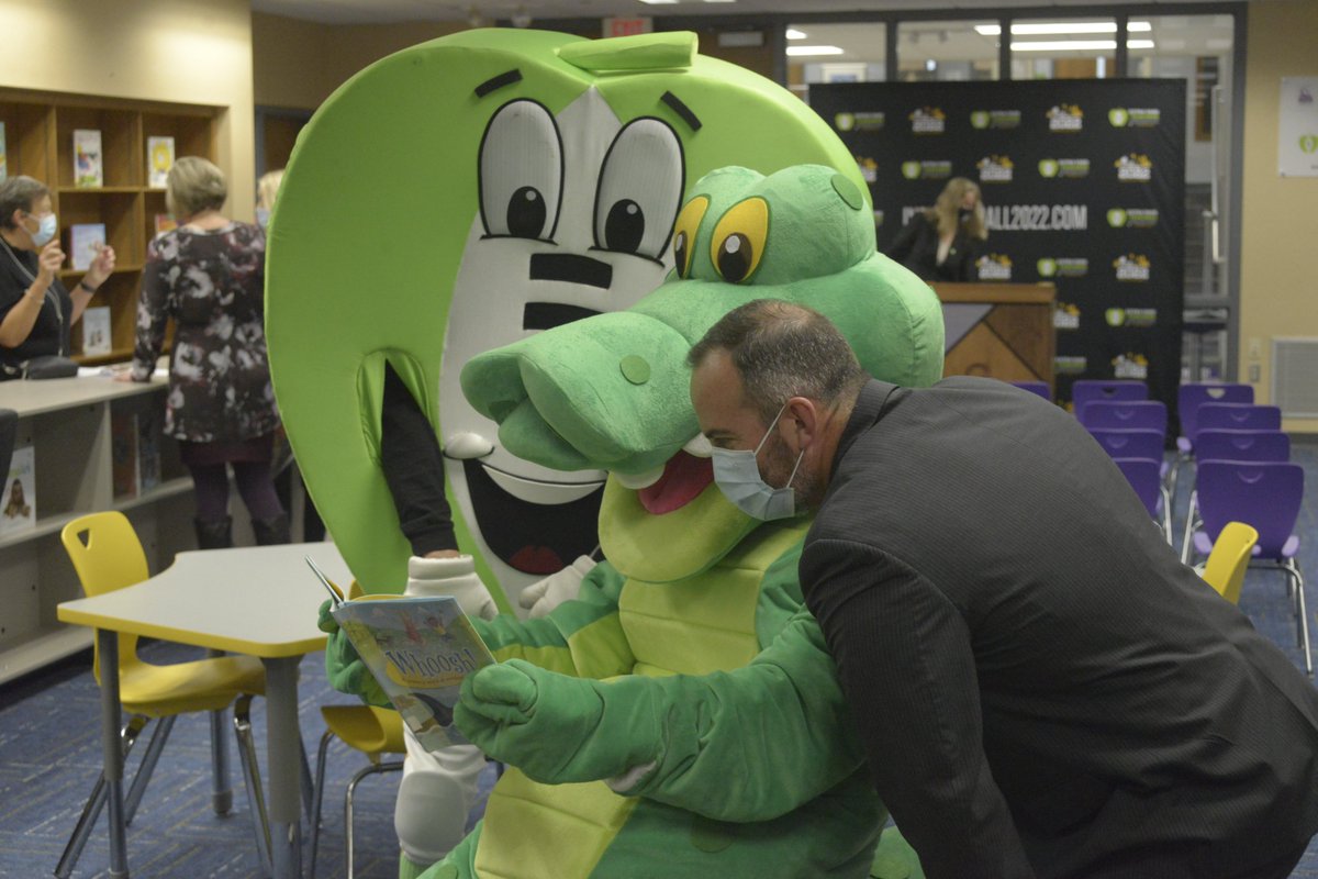 PrincipalGCE's tweet photo. Being a part of a ribbon cutting ceremony is a #GatorGreat experience!  We have such #GatorGratitude to @CFPExtraYard and @2022Indy @WayneTwpSuper @GCEgators @BoHill24 https://t.co/ZKTmx24AUm