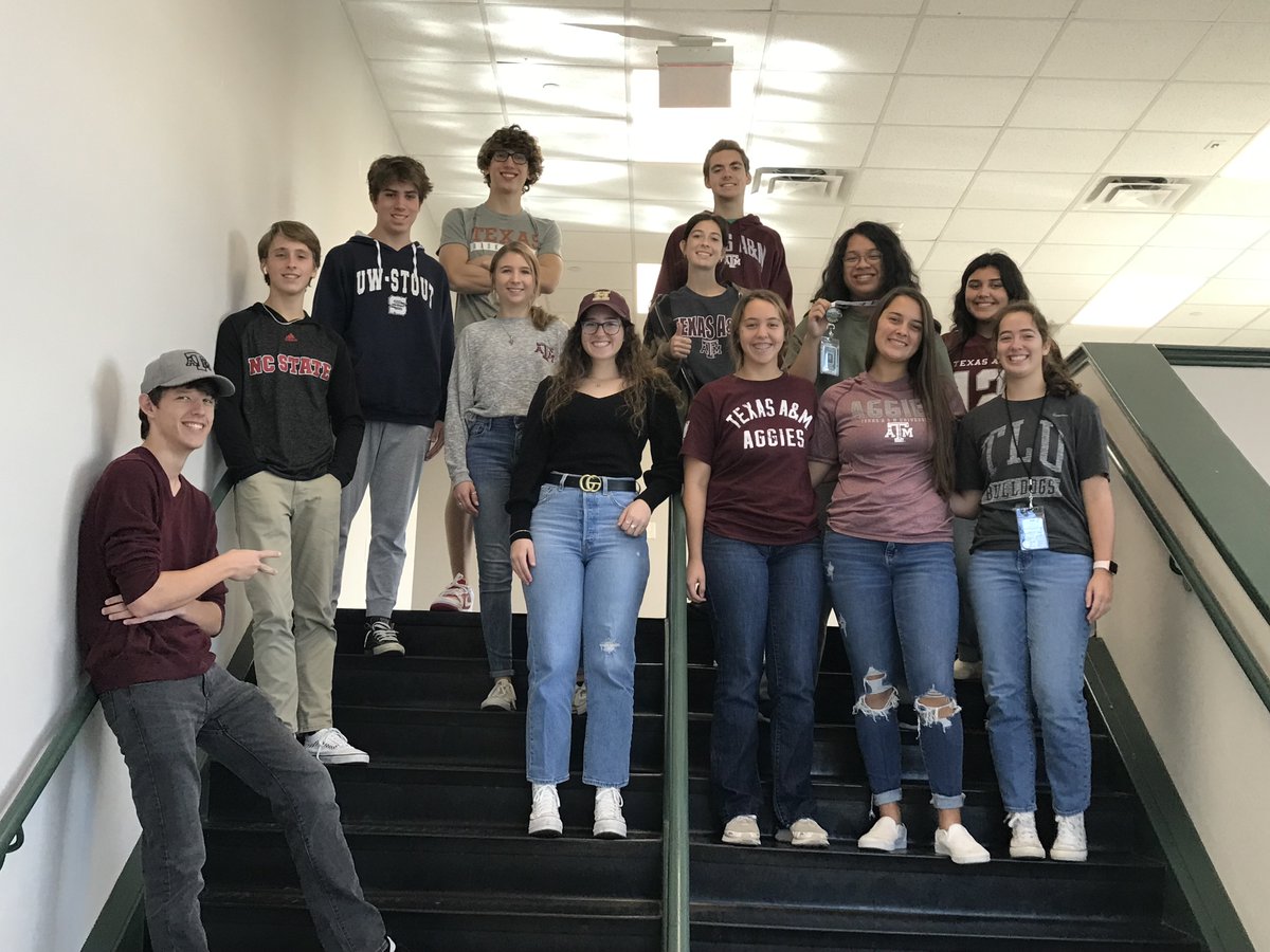 RuizAVID's tweet photo. We've got spirit! Yes we do! We've got spirit! How about you? @BrenhamHS Ss brought their A game for the College Attire Competition! Highlighting some of our classes with 100% participation! #Fishinforexcellence @schoolofschulze @L_Morales02 @cindy_markos @BrandiHendrix14 https://t.co/9dp5j0QM2l