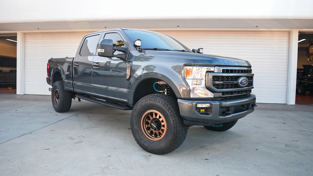 galpinautosport's tweet photo. Our very own Tim @diesel_fumes has had quite the transformation with his F250. 🚜

@carlisuspension
@methodracewheels
@gladiatortires
@bajadesigns

#galpinautosports #galpin #galpinford #F250 #SuperDuty #ford #fordf250 #methodracewheels #gladiatortires #fordsuperduty https://t.co/a97Pz5BgGM
