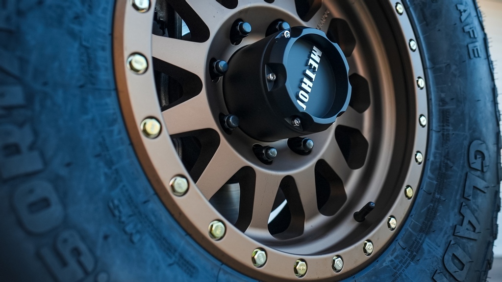 galpinautosport's tweet photo. Our very own Tim @diesel_fumes has had quite the transformation with his F250. 🚜

@carlisuspension
@methodracewheels
@gladiatortires
@bajadesigns

#galpinautosports #galpin #galpinford #F250 #SuperDuty #ford #fordf250 #methodracewheels #gladiatortires #fordsuperduty https://t.co/a97Pz5BgGM