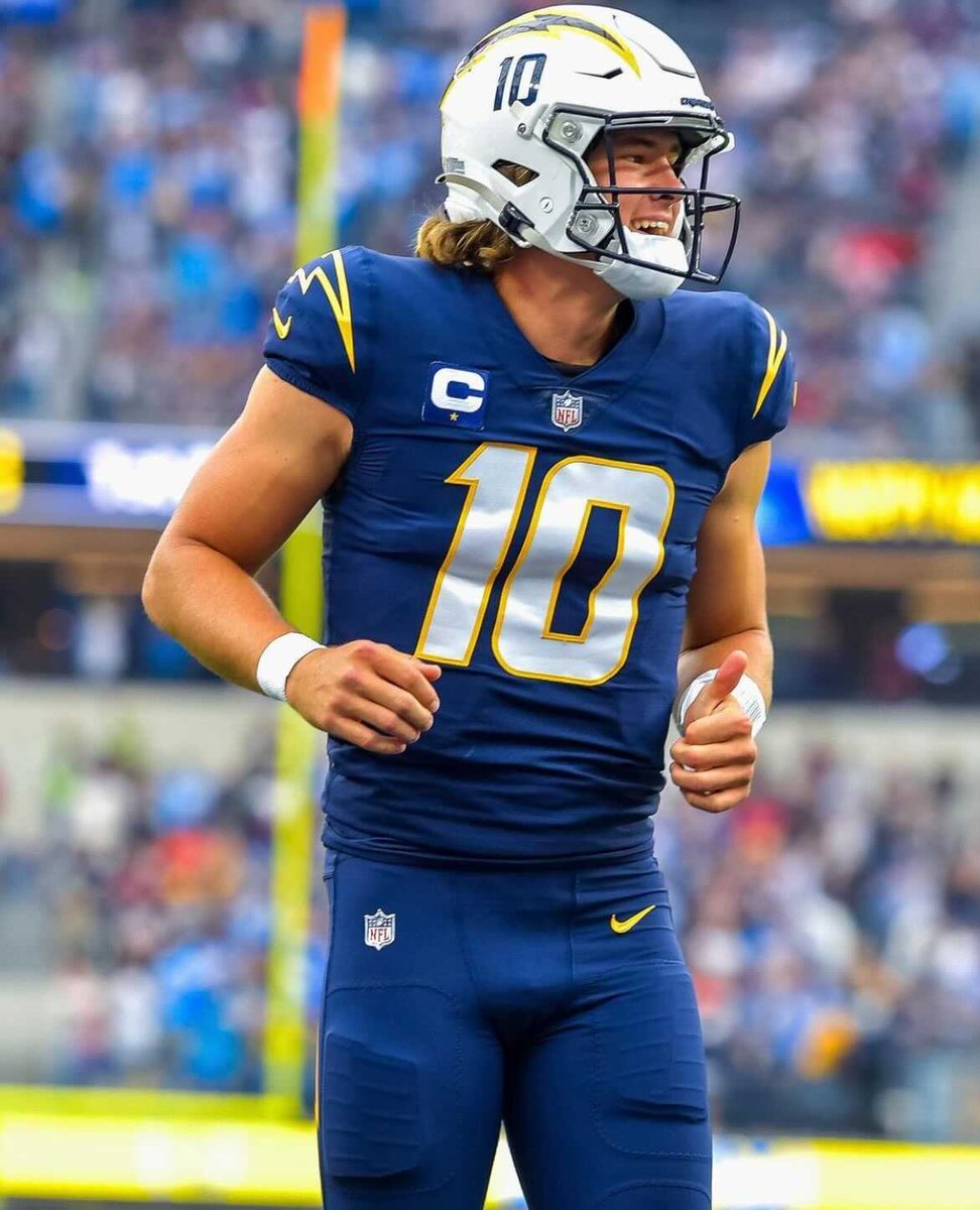 PFF Fantasy Football on X: Justin Herbert: 134.0 passer rating on throws  20+ yards downfield 1st in the NFL 🚀 (📸 @chargers)   / X