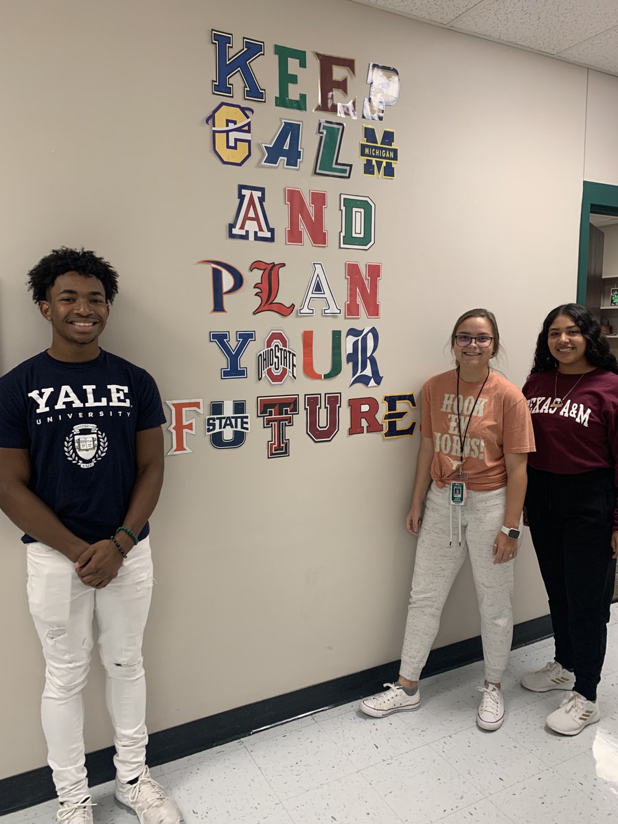 RuizAVID's tweet photo. Representing Wednesday College Day @BrenhamHS! Our futures look bright! @MrsEschete @KariPrihoda @BrenhamHSArt @BrandiHendrix14 #Fishinforexcellence https://t.co/F0QXVj7ZVB