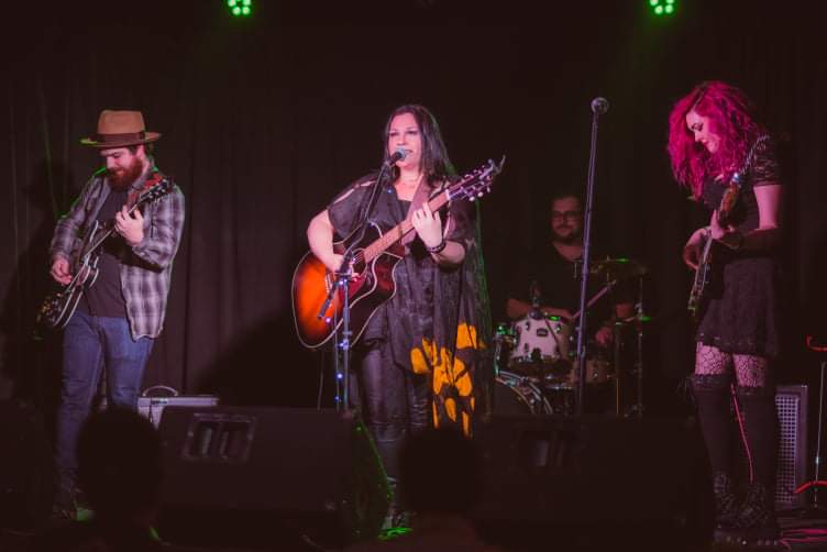 Jaclyn Reinhart and the Fire Signs will be performing live this Friday night @ 7pm!
Insightful, funny, and charming singer-songwriter Jaclyn Reinhart 
JaclynReinhartOfficial.com
facebook.com/jaclynreinhart…
instagram.com/jaclynreinhart…