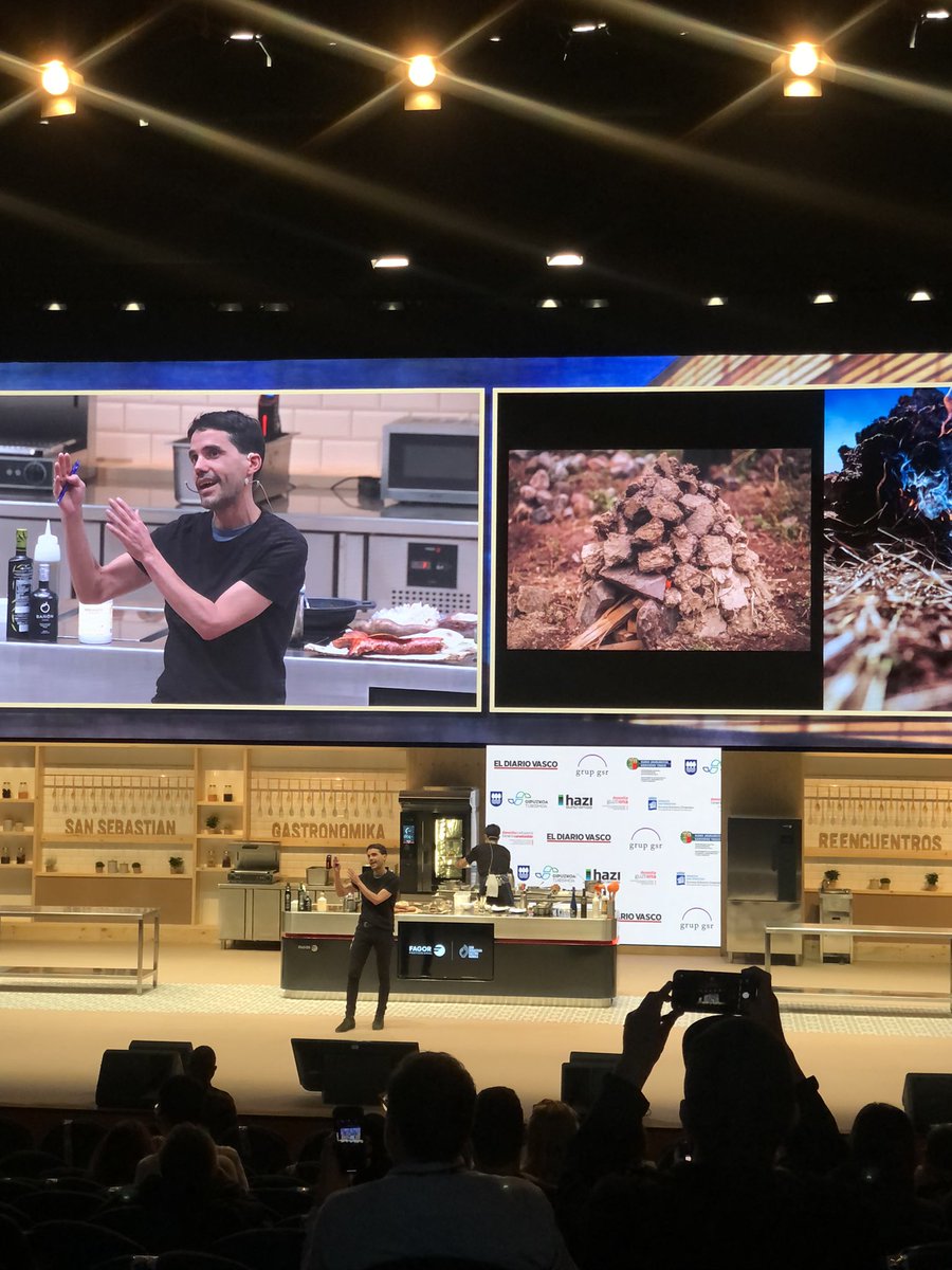 Beatriz Rodríguez (@tobegourmet) on Twitter photo 14 elaboraciones! se ha marcado Virgilio Martinez <a href="/VirgilioCentral/">Virgilio Martinez</a> en el auditorio de <a href="/ssgastronomika/">SS Gastronomika</a>. <a href="/CentralRest/">Central</a> como broche de oro al Congreso de los Reencuentros. #ssg21 #ssgastronomika 14 elaboraciones! se ha marcado Virgilio Martinez <a href="/VirgilioCentral/">Virgilio Martinez</a> en el auditorio de <a href="/ssgastronomika/">SS Gastronomika</a>. <a href="/CentralRest/">Central</a> como broche de oro al Congreso de los Reencuentros. #ssg21 #ssgastronomika