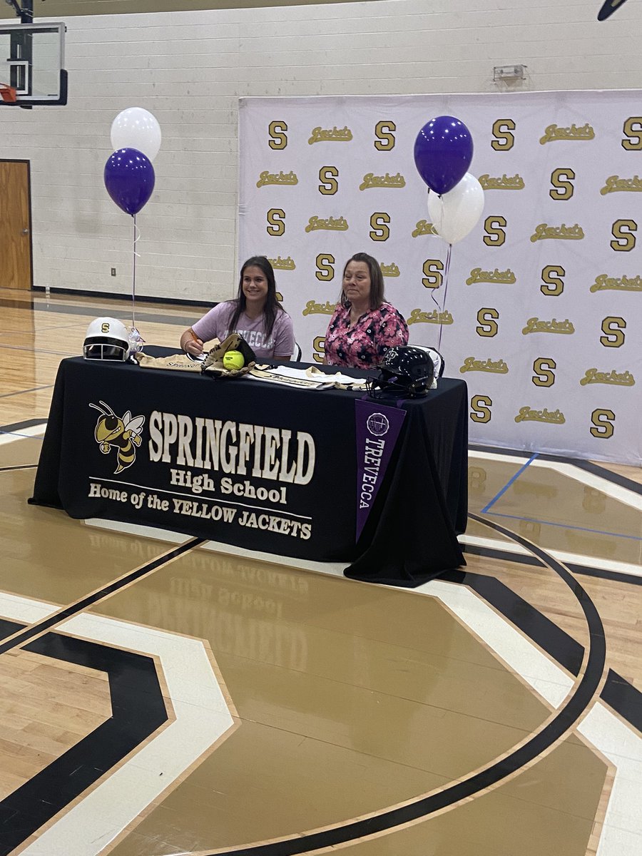 SpringfieldSof1's tweet photo. Brie Asmondy sign her letter to attend Trevecca University today. We are very excited to see what she does next. Congrats Brie!! #sptbrand #springfieldsoftball https://t.co/UN5hd2ezDK