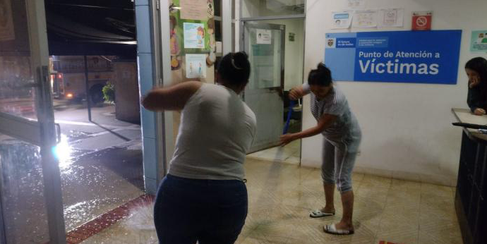 UnidadVictimas's tweet photo. 📄| Por hechos de violencia en Arauquita (Arauca) se retrasa la reanudación de la atención presencial a víctimas. #RetoUnidos #UnidosPorLasVíctimas🫂 ➡ https://t.co/bLKkgPoMpH https://t.co/jHsKBIH3U2