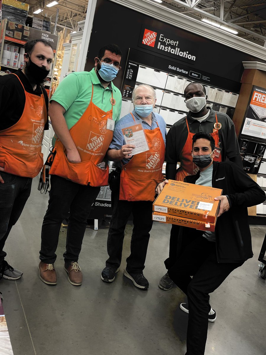 Justin, from Rockwood comes to recognize our George!! Thank you!! <a href="/Rockwood_BA/">Justin Honigsfeld</a>