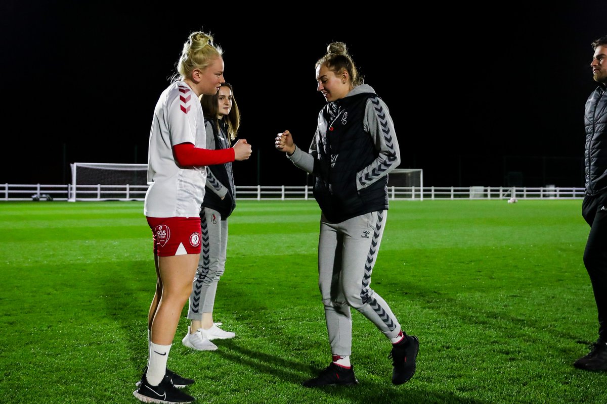 bristolcitywfc's tweet photo. Reporting for duty. 👋

#BRCLEW | #ContiCup https://t.co/7IzltLMZZ7