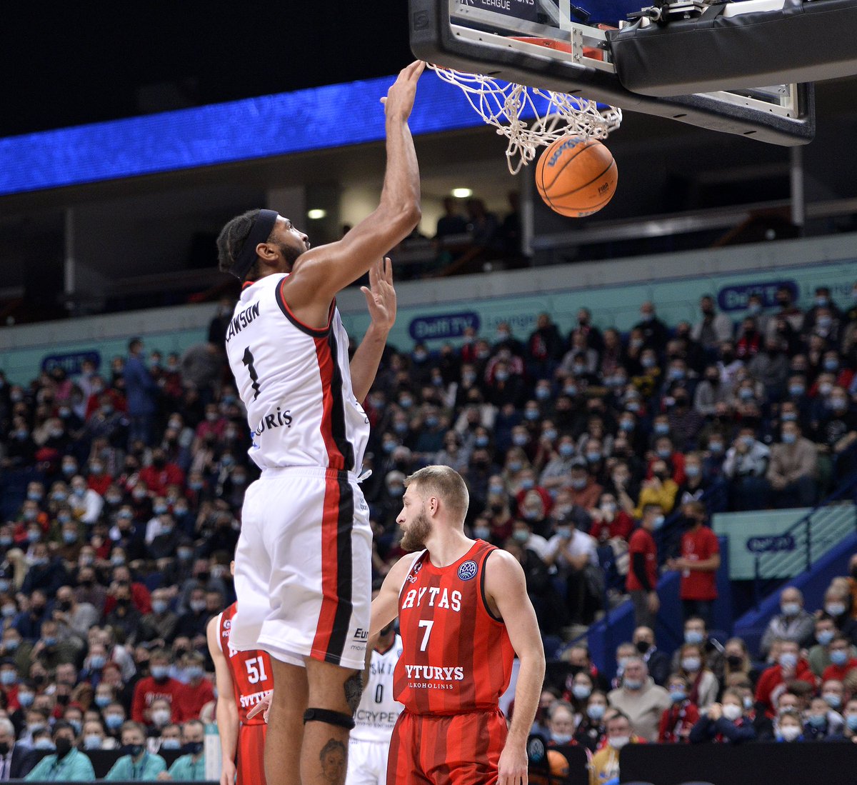 BJK_Basketbol's tweet photo. Basketbol Şampiyonlar Ligi H Grubu
Rytas Vilnius 41-36 Beşiktaş @icrypex | İlk Yarı Sonucu
#PotanınKartalları https://t.co/ykAgSFDYVD