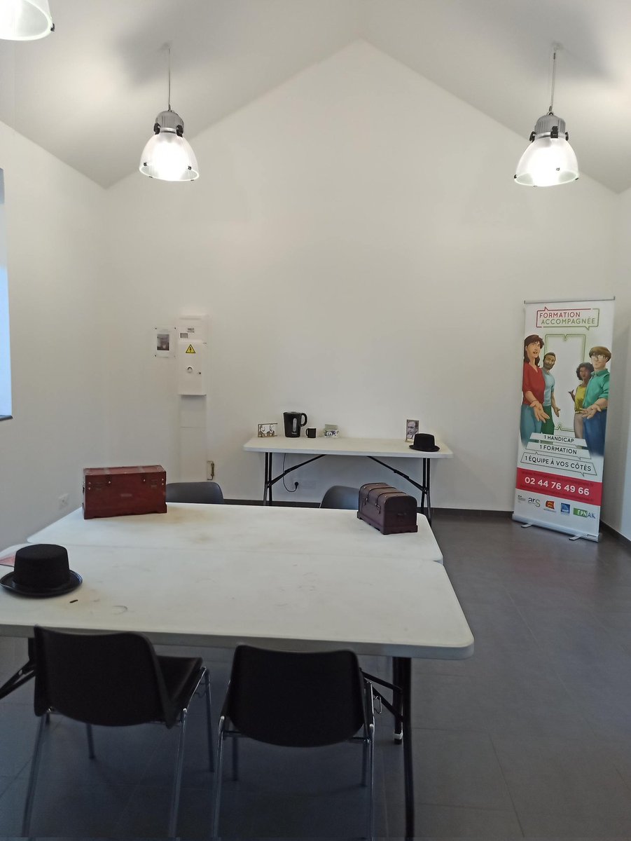 prousonia's tweet photo. #SEEPH2021 :  matinée riche en échanges dans le cadre du sérious game sensibilisation au #handicap animé par l'@EPNAK1 avec notre partenaire @CapEmploi50. Merci à mon équipe de s'être prêtée au jeu ! @Poleemploi_Ndie @avranches https://t.co/iKUnxuqgPI