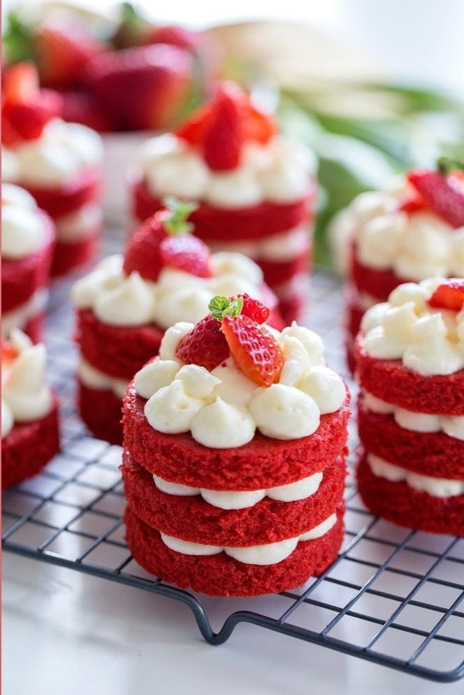 SailingAt19's tweet photo. ⠀
     
      Hidangan pencuci mulut
      sekaligus penutup yang tak
      kalah manisnya, 𝗗𝗲𝘀𝘀𝗲𝗿𝘁𝘀
      terbaik pun disajikan.

     ★ Chocolate Pistaschio
      Dome
     ★ Mini Red Velvet
     ★ Nutellabakeler
     ★ Strawberry Chocolate
     Dessert

⠀ https://t.co/Zd2Wc8PEfi