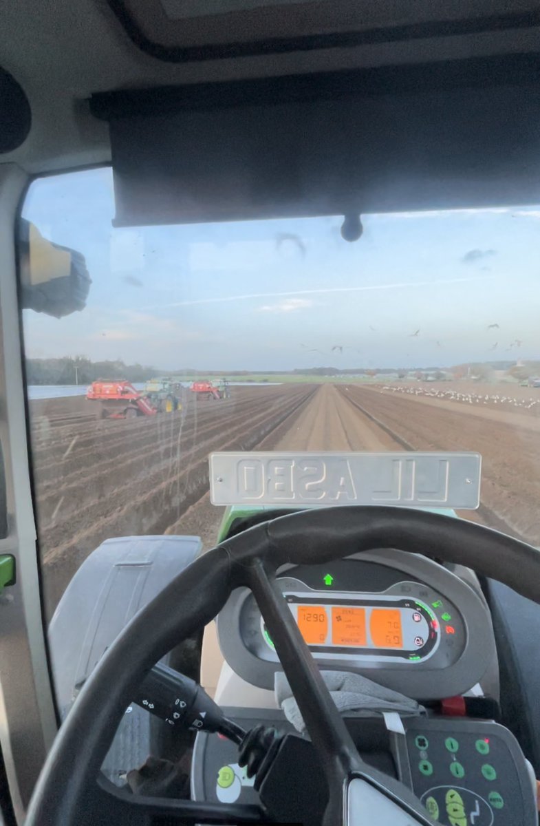 MossAurimas's tweet photo. I can definitely safely say I cannot be more thankful to have the opportunity in piloting this beauty full time @Hesstonbaler @LakeAgriculture https://t.co/J7ECQAQ2zG