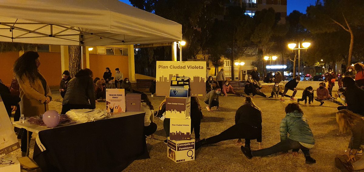 ♀️Nuestra carpa violeta ha estado esta tarde junto al polideportivo de Los Cantos.

Gracias a las alumnas de autoprotección por su visita y por la demostración que han hecho. Qué gran trabajo hacen y qué gran labor la de Jesús Talán 👏<a href="/ADA_AMarciales/">ADA Artes Marciales</a>