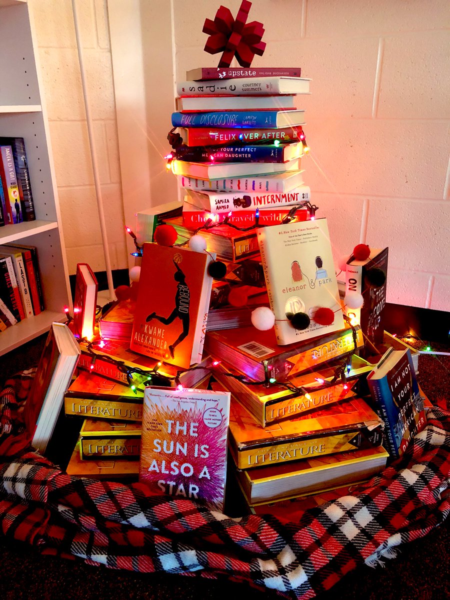 The book tree is back! 🎄