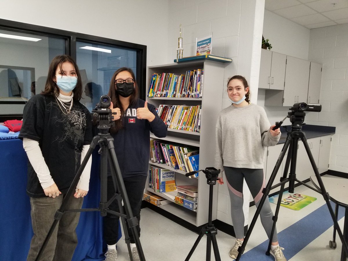 HBMSLeadEagle's tweet image. A community united... thank you to the HBMS PTA, SGC, and the Jamie McHenry (former HBMS student) Memorial Foundation for working together to gift our community a brand new marquee! Today's ceremony was perfect. @juliabernath @FultonZone5 @HBMS_AP