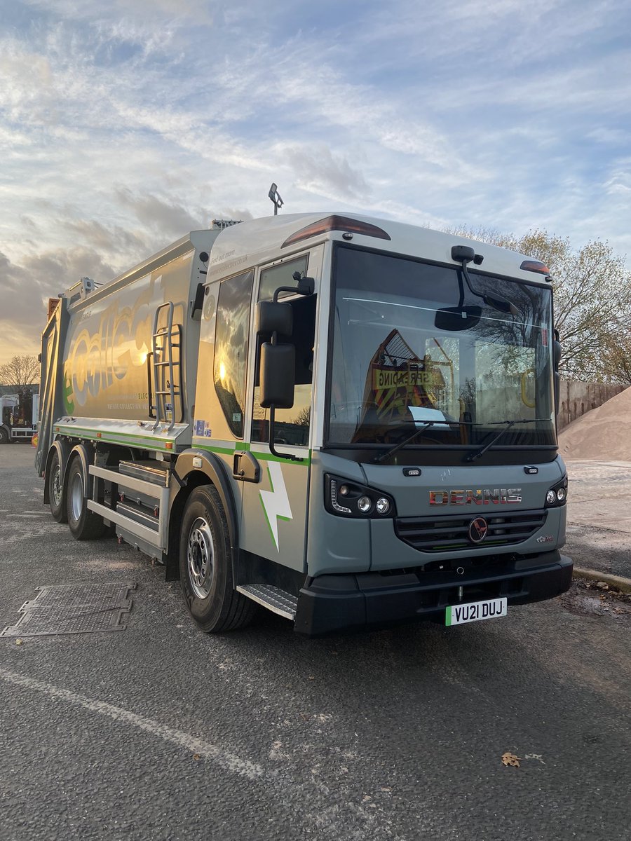 JamesAsser's tweet photo. We’ve been testing an electric bin lorry this week as part of our planning for future waste collections. Results look very positive. Plus residents on roads it’s been down have commented how much quieter it is - a bonus for those of us who get early morning collections! #Newham https://t.co/ox3NjuvRRO