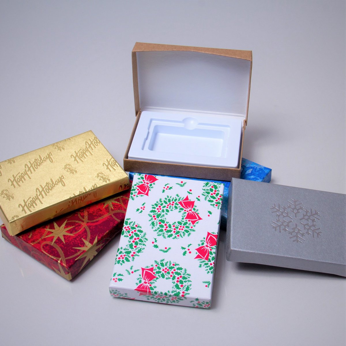 SplashPackaging's tweet image. Gift cards will be a top seller this holiday season as supply chain issues cause shortages of physical gifts. 

Be sure to order your gift card packaging for that last minute holiday rush!
bit.ly/3CrEPgC