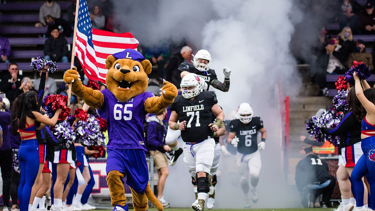 LinfieldUniv's tweet photo. Linfield University is hosting the first-round NCAA Divison III playoff game against the University of Redlands this Saturday, 11/20. Kickoff is set for noon PST and tickets are on sale now! https://t.co/JbQVdPJoAA
@LinfieldFB
📷 Naji Saker, Linfield Sports Communication https://t.co/3uOmev1XRk