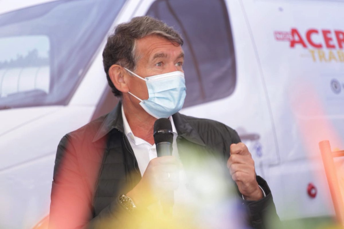 MintrabajoCol's tweet photo. El ministro del Trabajo, @angelccabrera , señaló “bienvenida la Ley a la desconexión laboral. La vemos como un beneficio para el trabajador, en el sentido que se le respete su descanso, su tiempo y para que el empleador no abuse en época de pandemia o por la virtualidad”. https://t.co/gDlj2JHHYV
