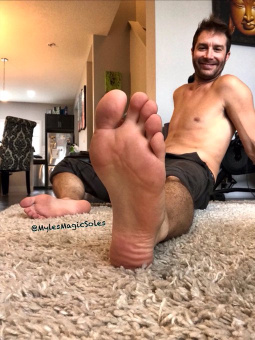 It&rsquo;s time to take a break from whatever you&rsquo;re doing to count the wrinkles painted all around my soft<a href="/tag/sexyfeet"class="tags"><span>#sexyfeet</span></a><a href="/tag/wrinkledsoles"class="tags"><span>#wrinkledsoles</span></a><a href="/tag/softsoles"class="tags"><span>#softsoles</span></a><a href="/tag/malefootfetish"class="tags"><span>#malefootfetish</span></a>