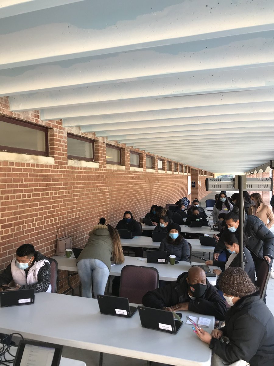 Check out the parent Power School Boot Camp facilitated by #AnaBonilla and the team here at #ACHS #MinnieHowardCampus. So great to see parents getting logged in and setup for Power School access 🙌🏾💯😊