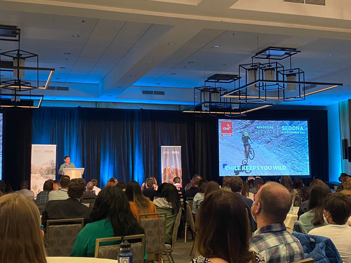 Sernatur's tweet photo. #ChileIsBack 😻
Nuestro país volvió a los eventos presenciales y hoy está participando del #AdventureElevate 🇺🇸 de @adventuretweets, principal asociación de turismo aventura del 🌎, para para mostrar las innumerables experiencias que tiene el país en turismo aventura y naturaleza https://t.co/ROzIweYlhi