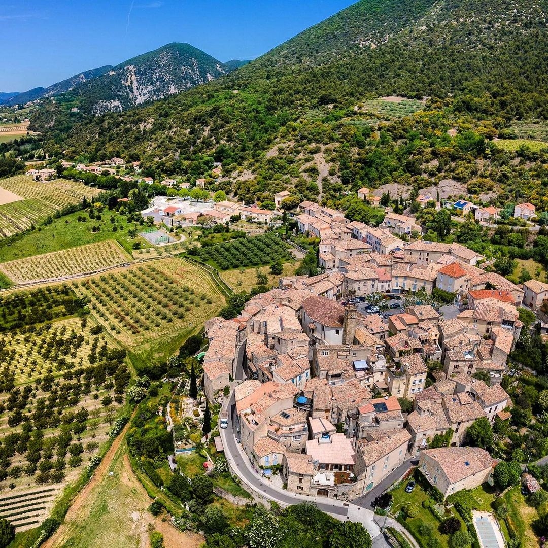 Vinsrhone's tweet photo. Voici #Venterol, un magnifique village faisant partie de l’ #appellation #CotesduRhoneVillages #Nyons !
Repost de @nyonscotesdurhonevillages (instagram)
https://t.co/oEehfiU3dP https://t.co/KuE5ST5QmI