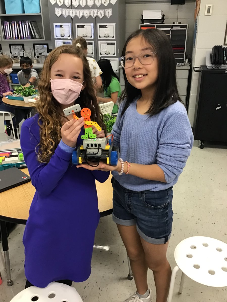 VHEWwhiddon's tweet photo. Exploring and building with @VEXRobotics GO kits. Future engineers in the making! @vhcschools @vhewk5 https://t.co/Tr5wZZgGSw