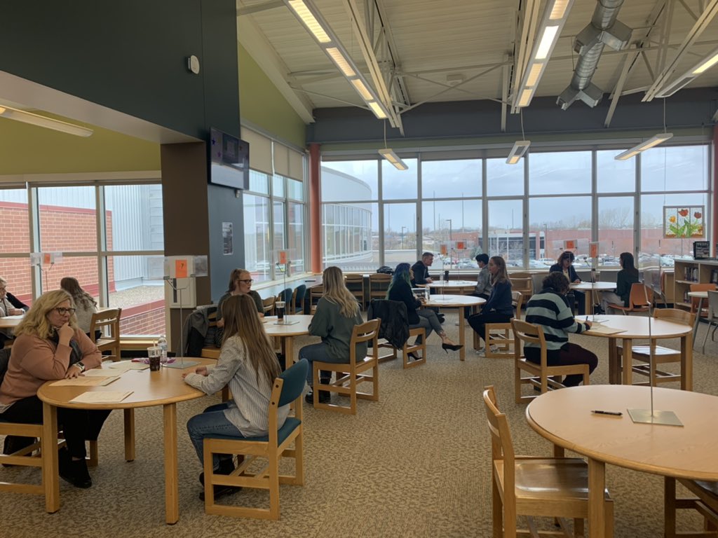 Lauren Handrick tweet media